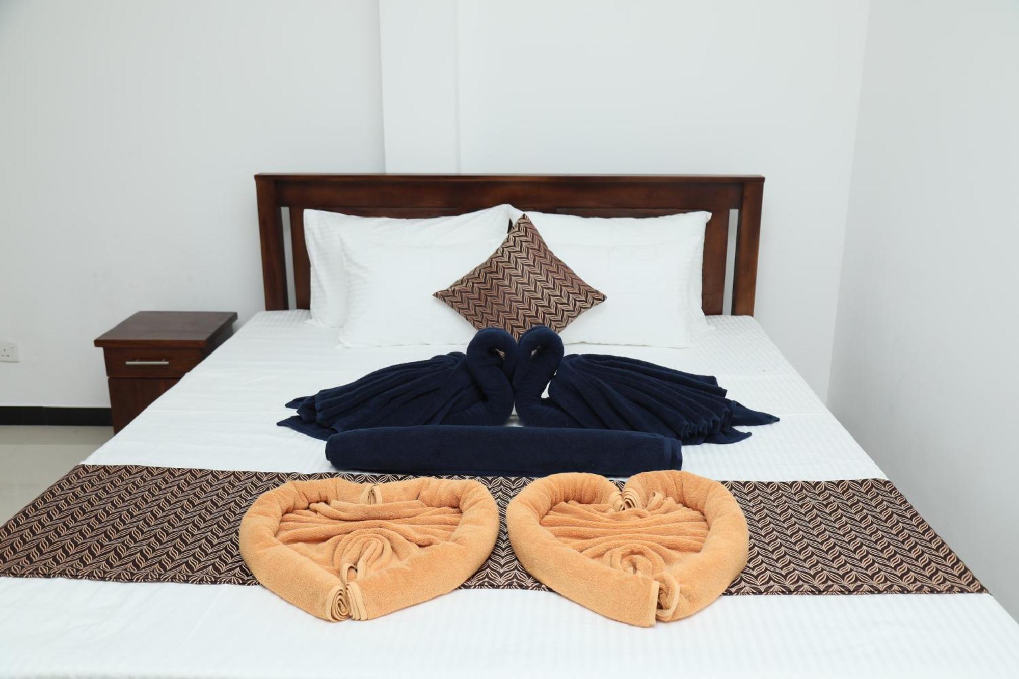 Crystal Wave Holiday Resort Polhena Matara Exterior foto
