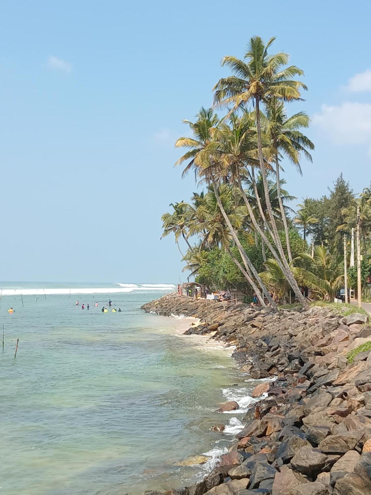 Crystal Wave Holiday Resort Polhena Matara Exterior foto