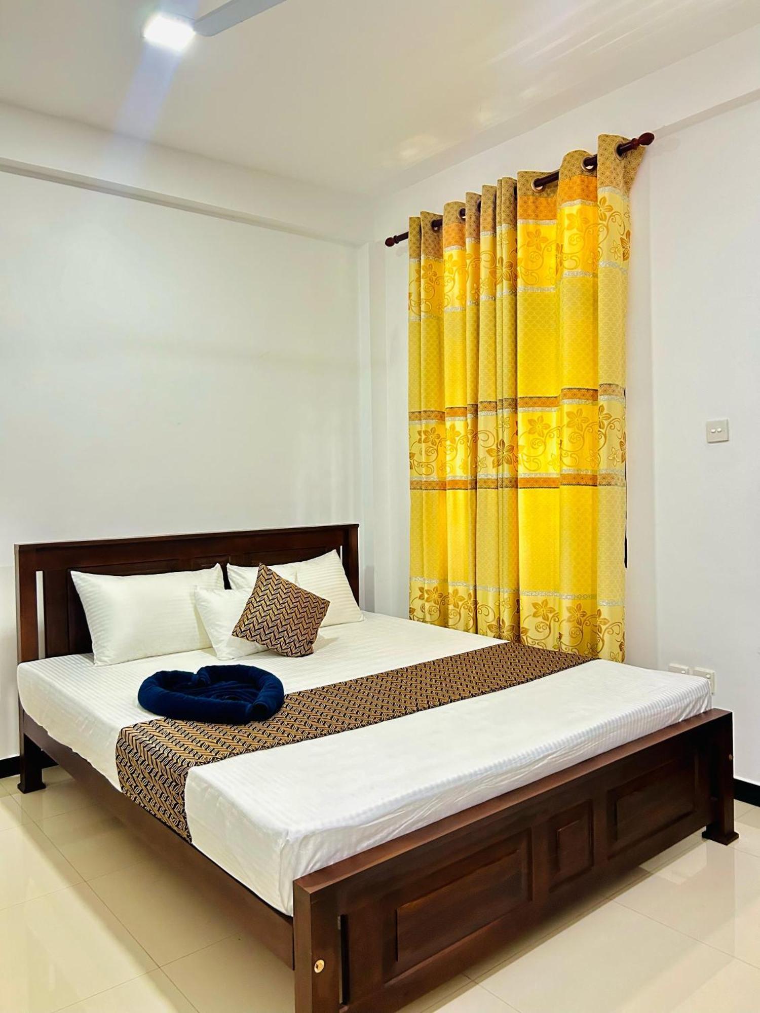 Crystal Wave Holiday Resort Polhena Matara Exterior foto