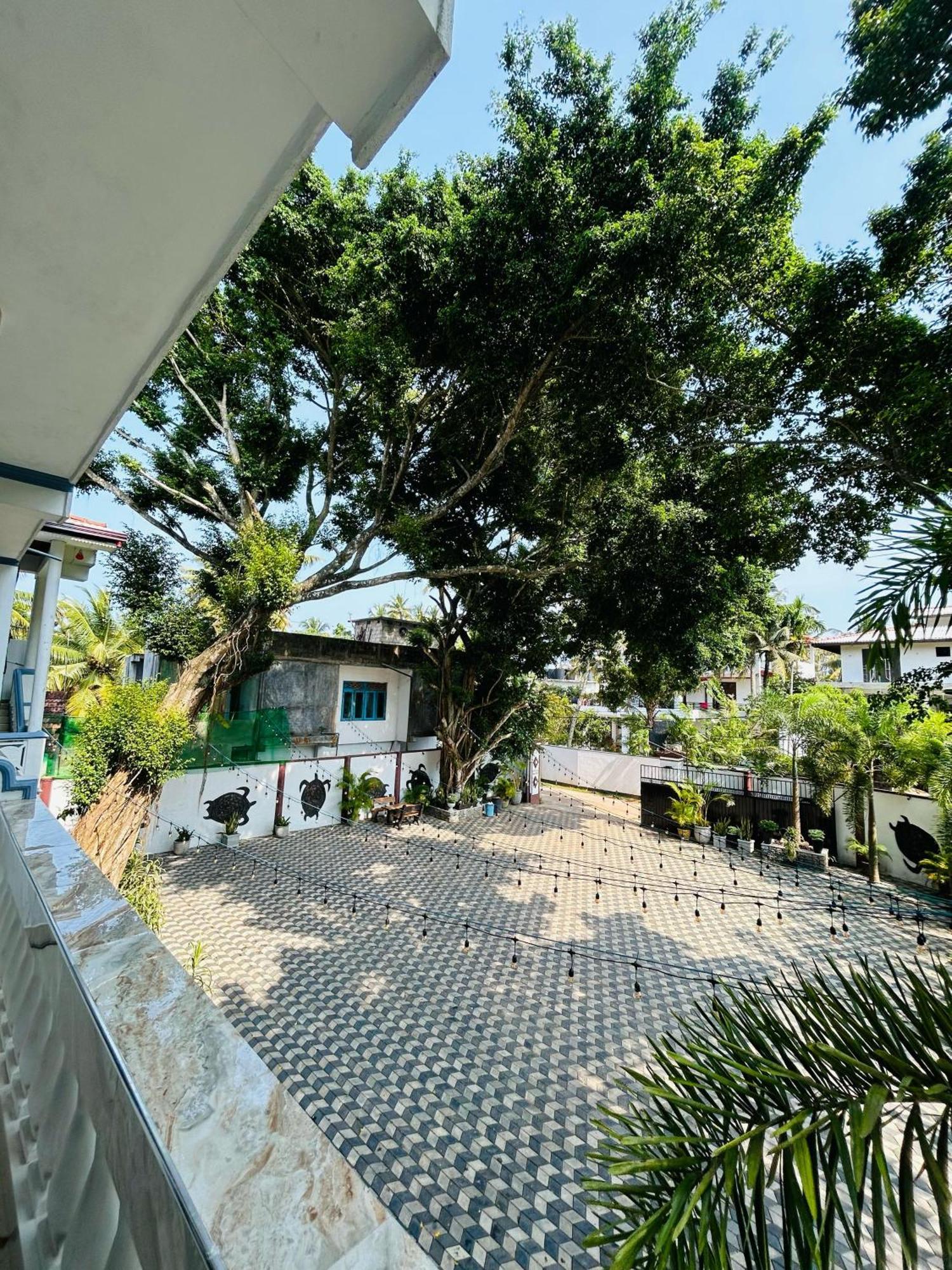 Crystal Wave Holiday Resort Polhena Matara Exterior foto